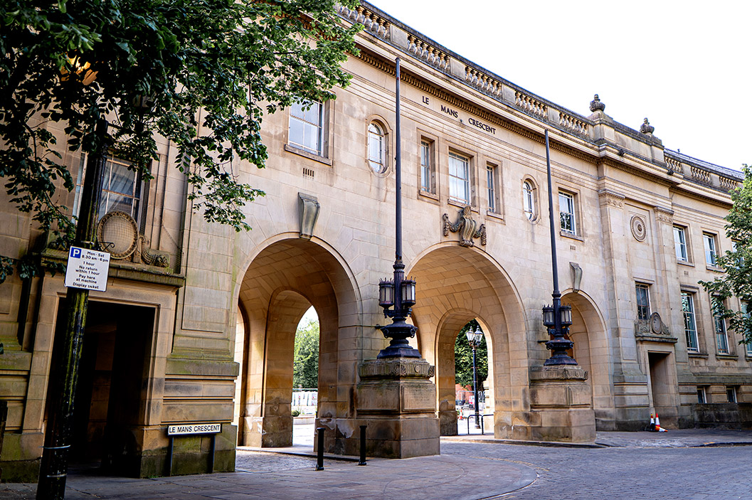 Le mans crescent, Bolton. Beautiful archways.