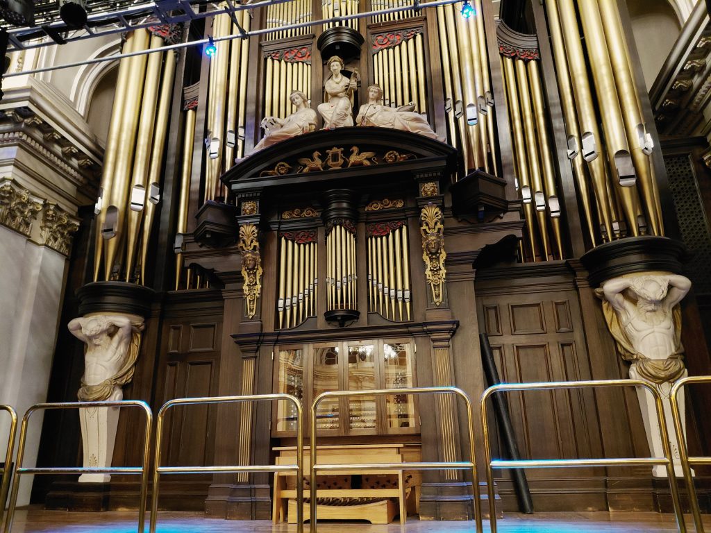 Large pipe organ